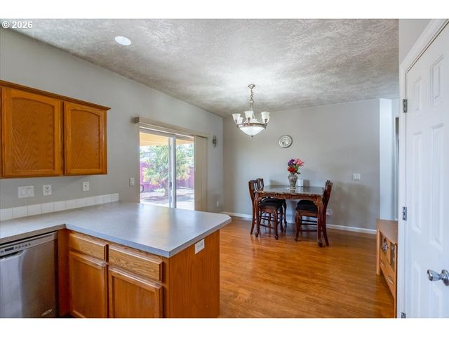 4199 GERANIUM Loop, Salem, OR 97305