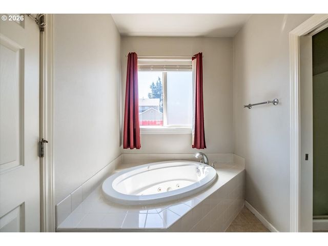 4199 GERANIUM Loop, Salem, OR 97305