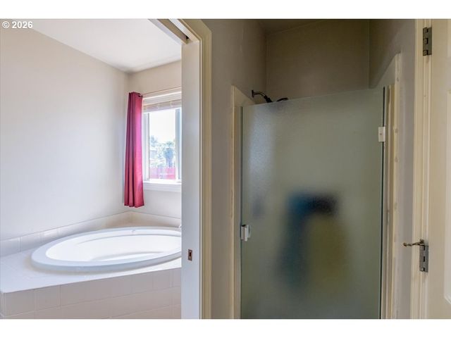 4199 GERANIUM Loop, Salem, OR 97305
