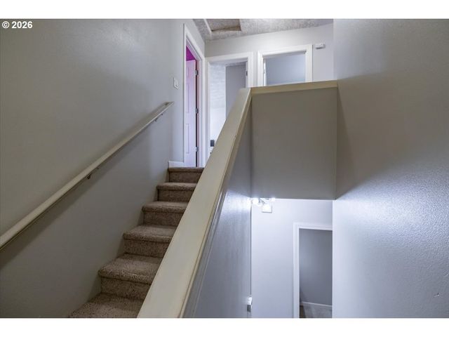 4199 GERANIUM Loop, Salem, OR 97305