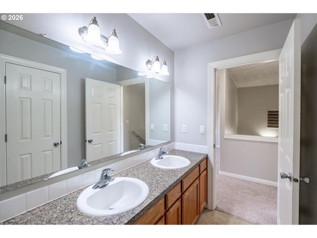 4199 GERANIUM Loop, Salem, OR 97305