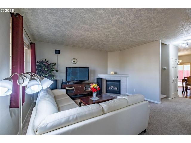 4199 GERANIUM Loop, Salem, OR 97305
