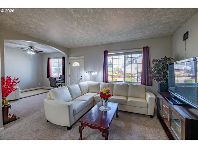 4199 GERANIUM Loop, Salem, OR 97305