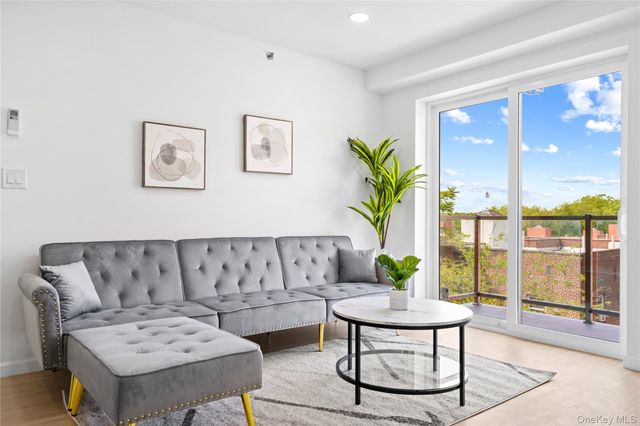 13450 Blossom Avenue 5E, Flushing, NY 11355