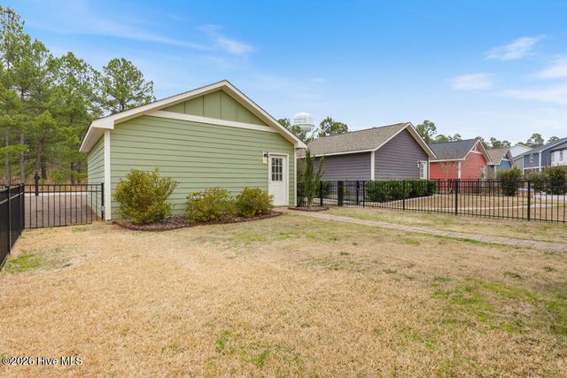 253 Legacy Lakes Way, Aberdeen, NC 28315