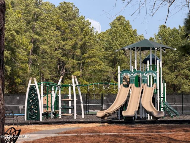 253 Legacy Lakes Way, Aberdeen, NC 28315