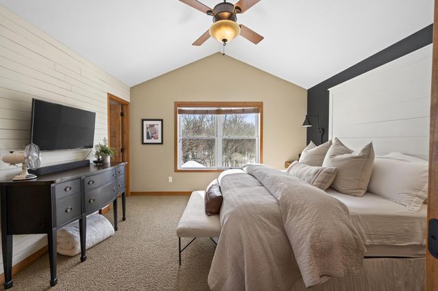 15692 Enfield Avenue N, Hugo, MN 55038