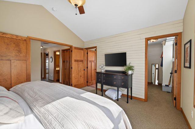 15692 Enfield Avenue N, Hugo, MN 55038