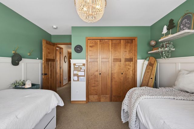 15692 Enfield Avenue N, Hugo, MN 55038