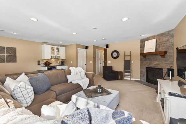 15692 Enfield Avenue N, Hugo, MN 55038