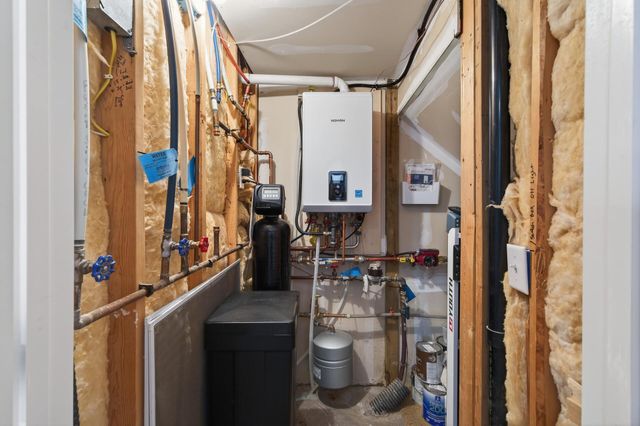 15692 Enfield Avenue N, Hugo, MN 55038