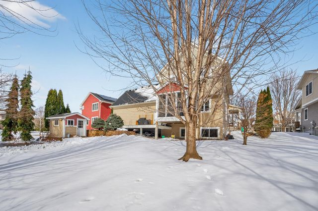 15692 Enfield Avenue N, Hugo, MN 55038