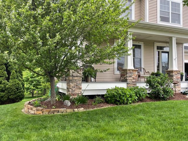 15692 Enfield Avenue N, Hugo, MN 55038