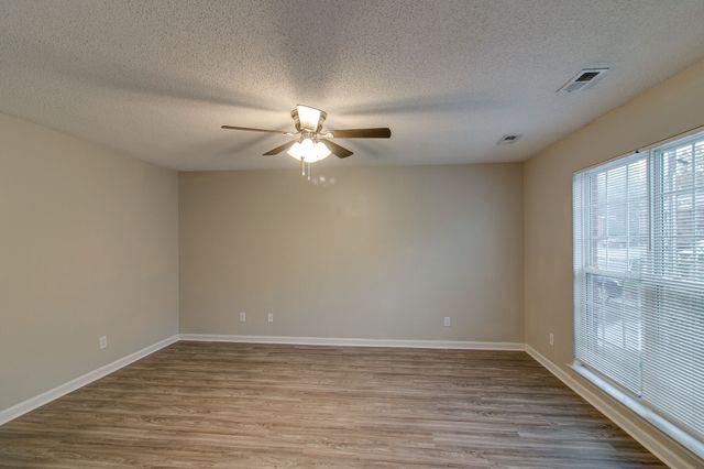 1244 Parkway Pl Apt C, Clarksville, TN 37042