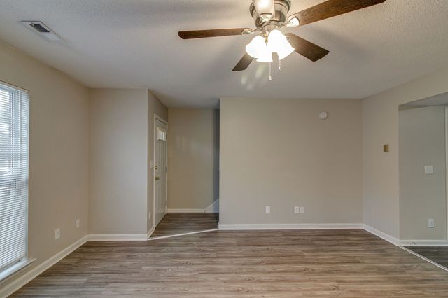 1244 Parkway Pl Apt C, Clarksville, TN 37042