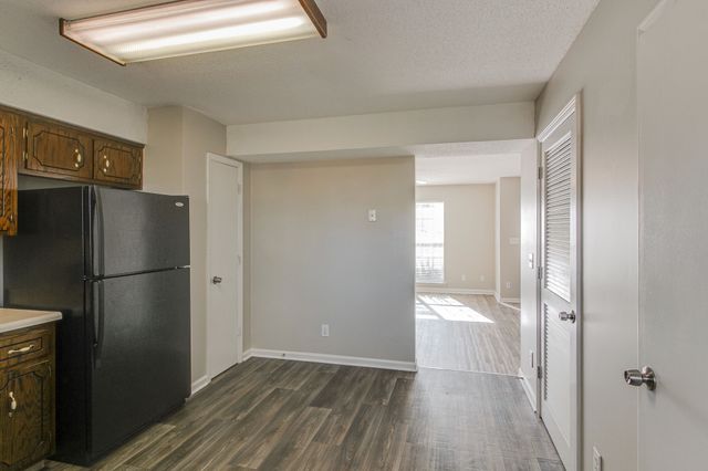 1244 Parkway Pl Apt C, Clarksville, TN 37042