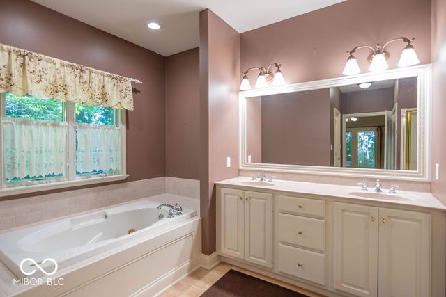 8620 Auburn Ridge, Martinsville, IN 46151