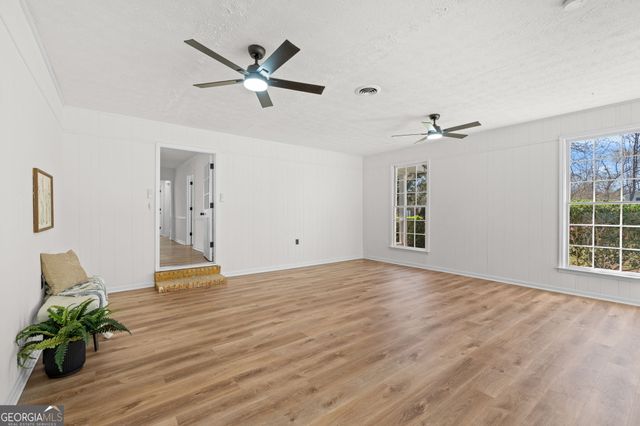 6806 Bay Point Drive, Macon, GA 31220
