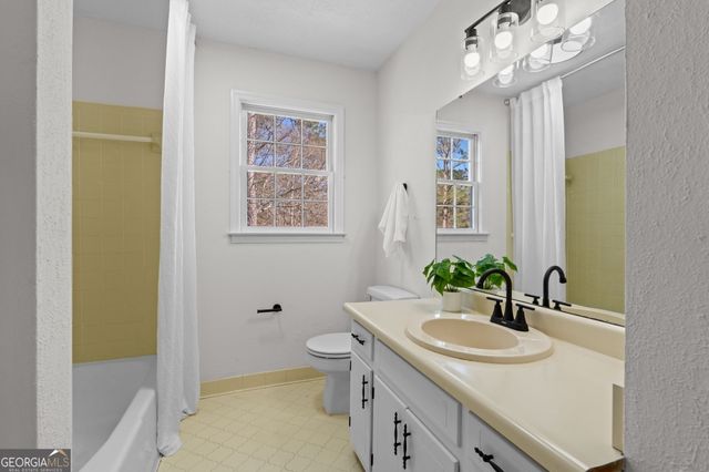 6806 Bay Point Drive, Macon, GA 31220