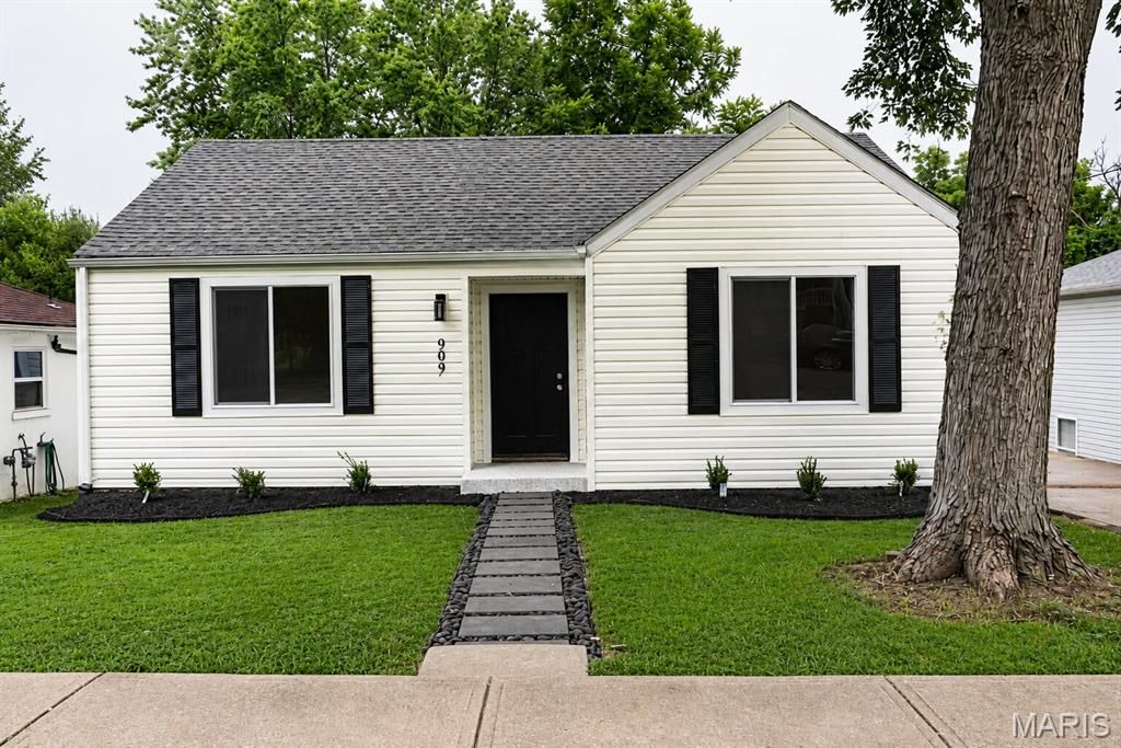 909 Valentine Street, Festus, MO 63028