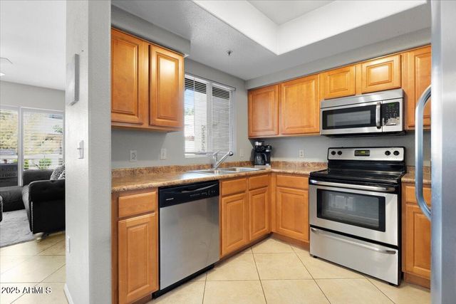 1825 W RAY Road 1132, Chandler, AZ 85224