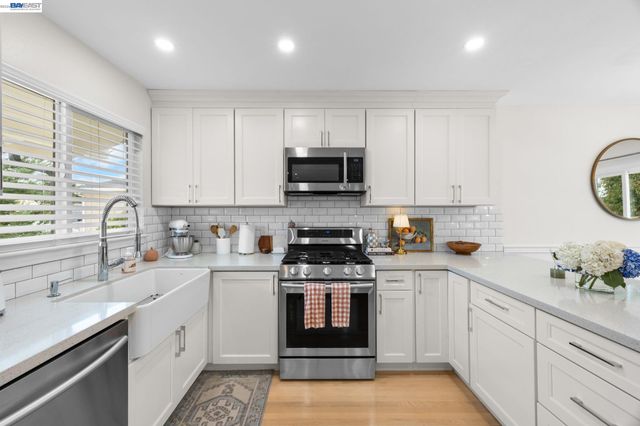 613 Minerva St, Hayward, CA 94544