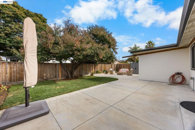 613 Minerva St, Hayward, CA 94544
