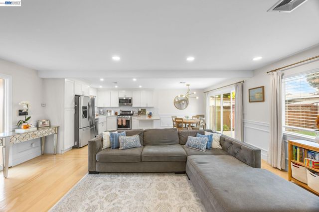 613 Minerva St, Hayward, CA 94544