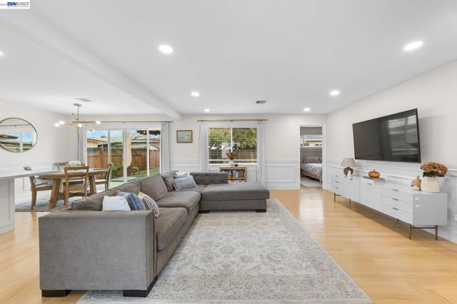 613 Minerva St, Hayward, CA 94544