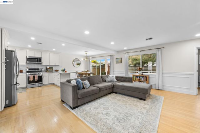 613 Minerva St, Hayward, CA 94544