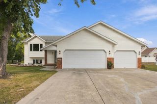 1701 33 1/2 Street S, Moorhead, MN 56560