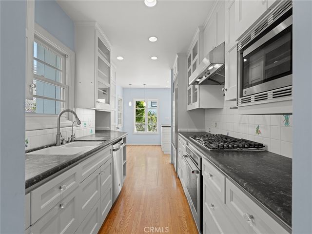 2108 Grandview Avenue, Manhattan Beach, CA 90266