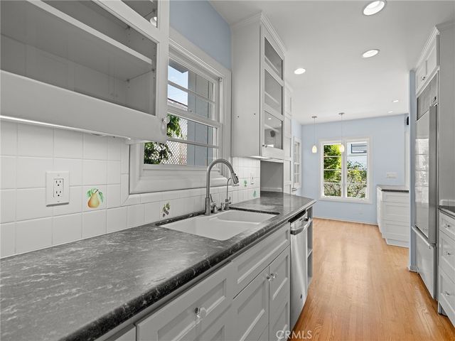 2108 Grandview Avenue, Manhattan Beach, CA 90266