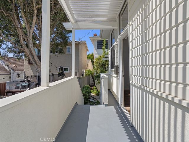 2108 Grandview Avenue, Manhattan Beach, CA 90266