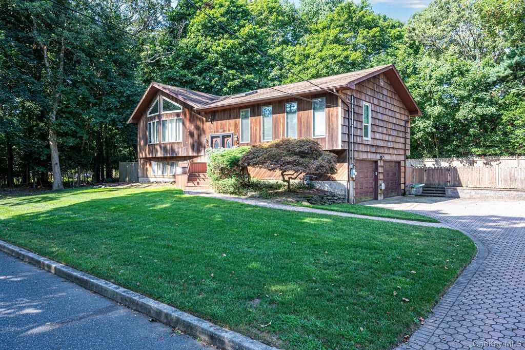 48 Oak Avenue, Smithtown, NY 11787 — photo 4