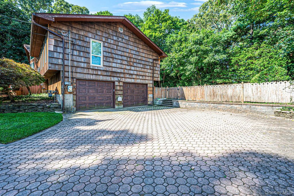48 Oak Avenue, Smithtown, NY 11787 — photo 5