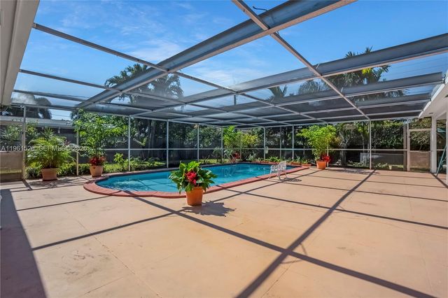 612 N 46th Ave, Hollywood, FL 33021