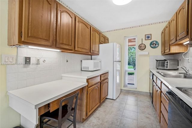 612 N 46th Ave, Hollywood, FL 33021