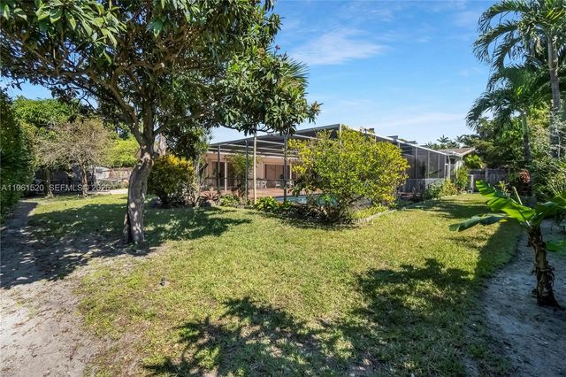 612 N 46th Ave, Hollywood, FL 33021