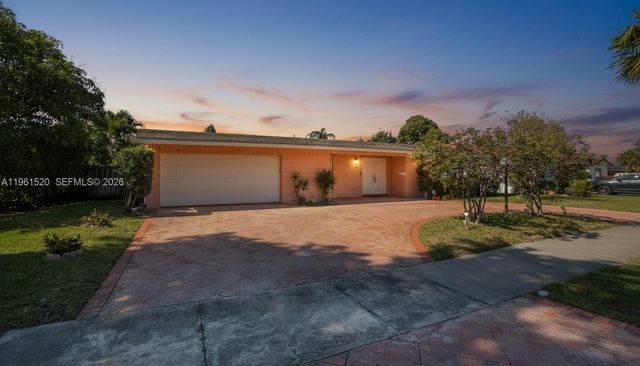 612 N 46th Ave, Hollywood, FL 33021