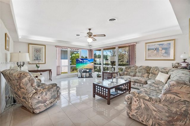 612 N 46th Ave, Hollywood, FL 33021