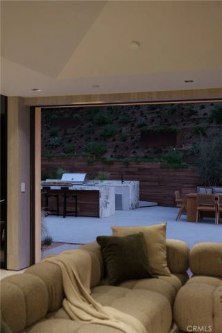 3187 Oakdell Rd, Studio City, CA 91604