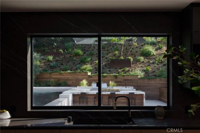 3187 Oakdell Rd, Studio City, CA 91604