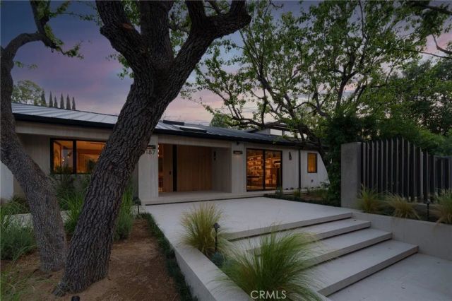 3187 Oakdell Rd, Studio City, CA 91604