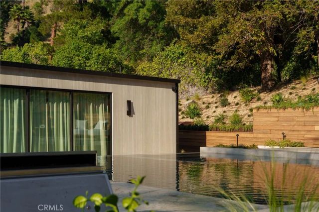 3187 Oakdell Rd, Studio City, CA 91604