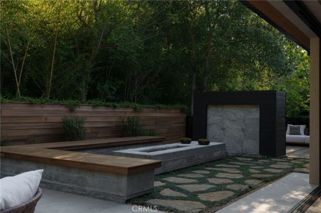 3187 Oakdell Rd, Studio City, CA 91604
