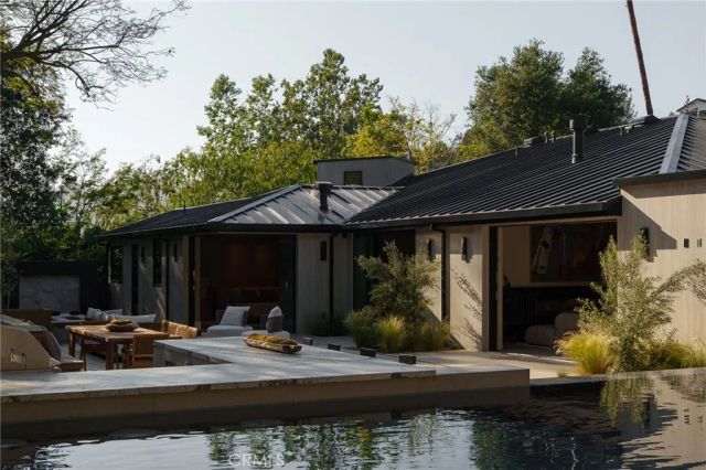 3187 Oakdell Rd, Studio City, CA 91604
