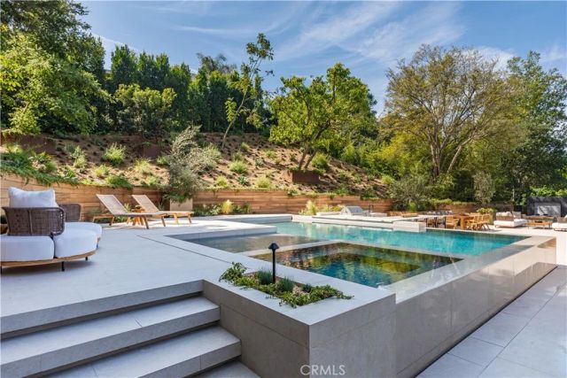 3187 Oakdell Rd, Studio City, CA 91604