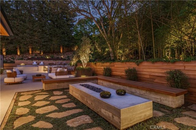 3187 Oakdell Rd, Studio City, CA 91604