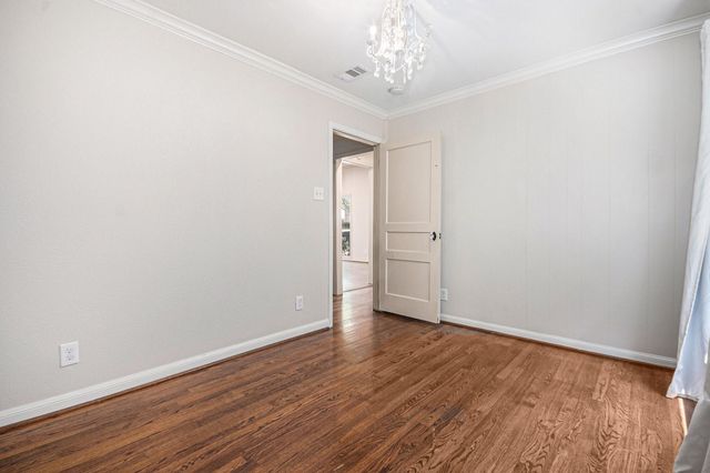 4907 Chestnut Street, Bellaire, TX 77401